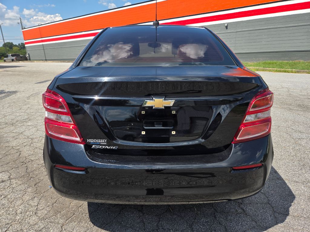 2017 Chevrolet Sonic LS - Photo 8