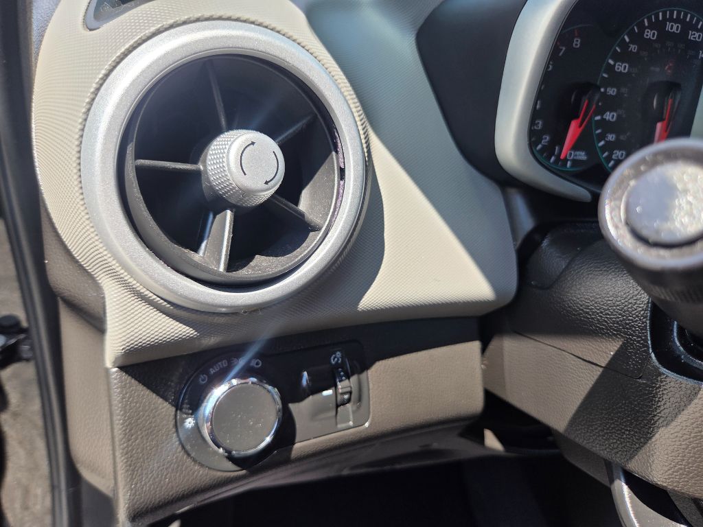 2017 Chevrolet Sonic LS - Photo 14