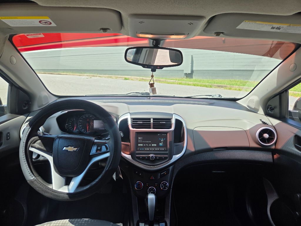 2017 Chevrolet Sonic LS - Photo 9