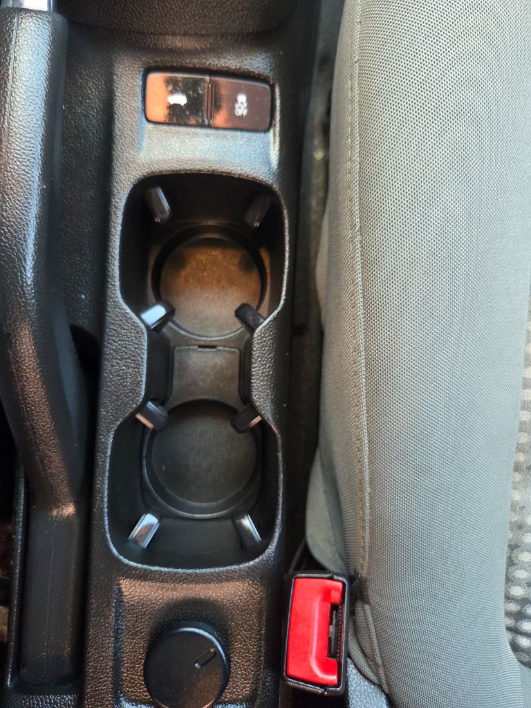 2017 Chevrolet Sonic LS - Photo 18