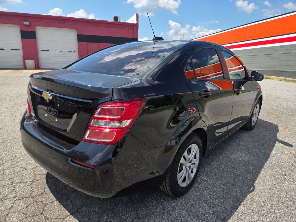 2017 Chevrolet Sonic LS - Photo 6