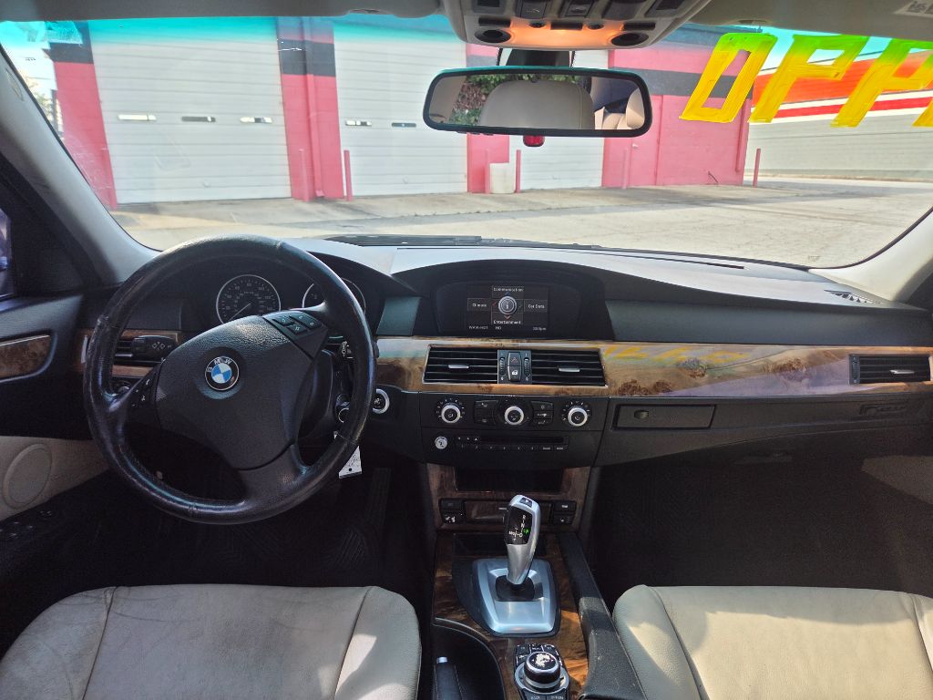 2010 BMW 5 Series 528i - Photo 9