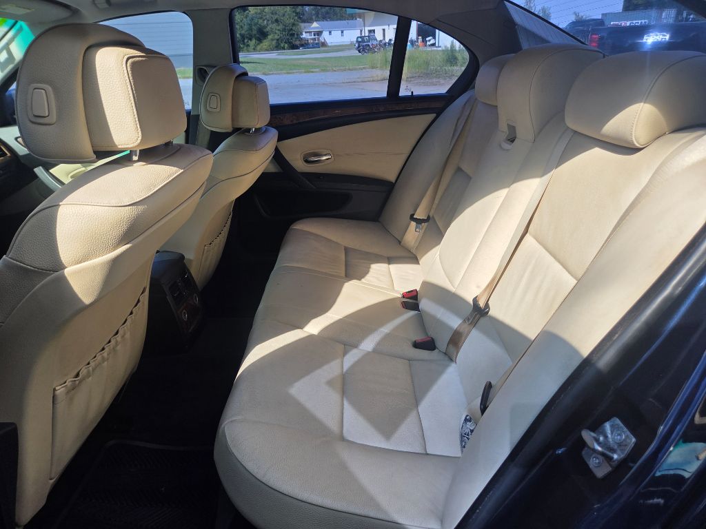 2010 BMW 5 Series 528i - Photo 12