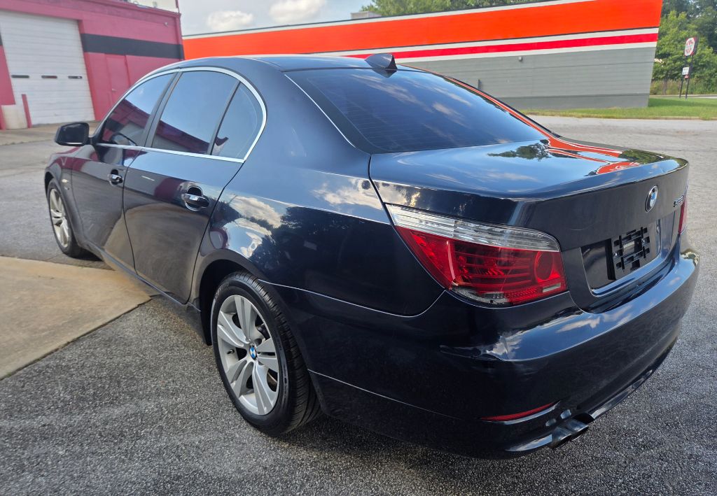 2010 BMW 5 Series 528i - Photo 7